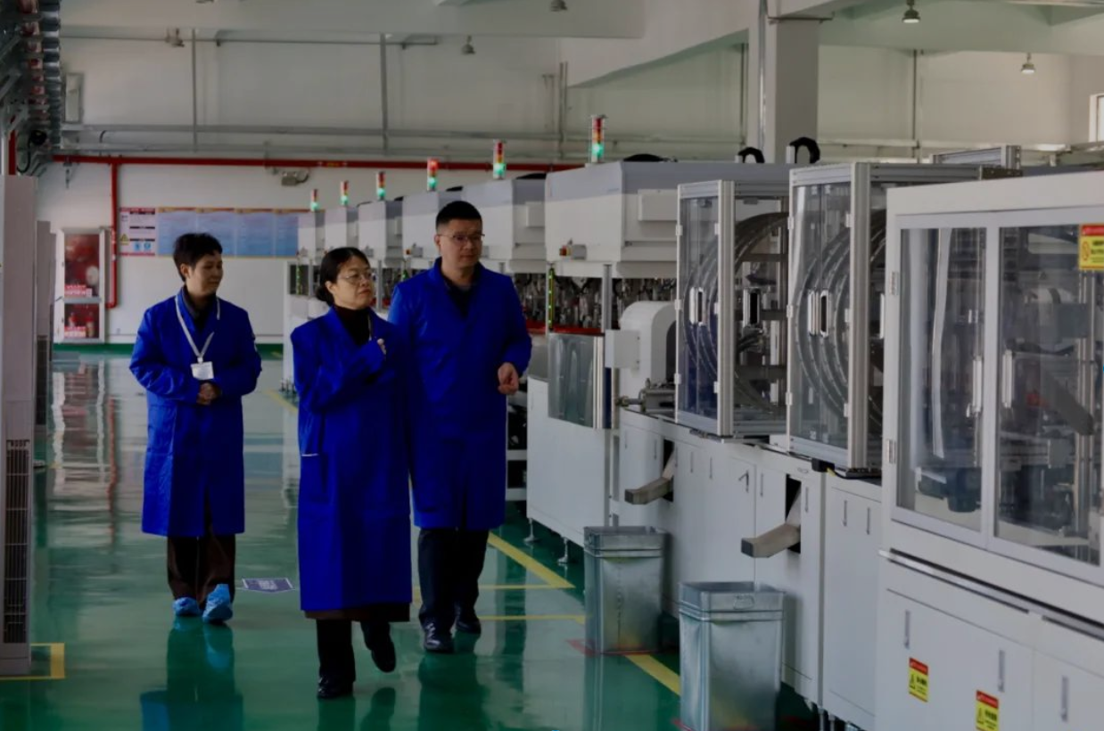 【國際領(lǐng)先】弘騰CPHTED-Ⅲ型電子雷管自動(dòng)化裝配生產(chǎn)線通過工信部科技成果鑒定，被評國際領(lǐng)先！-東莞市弘騰自動(dòng)化智能科技有限公司